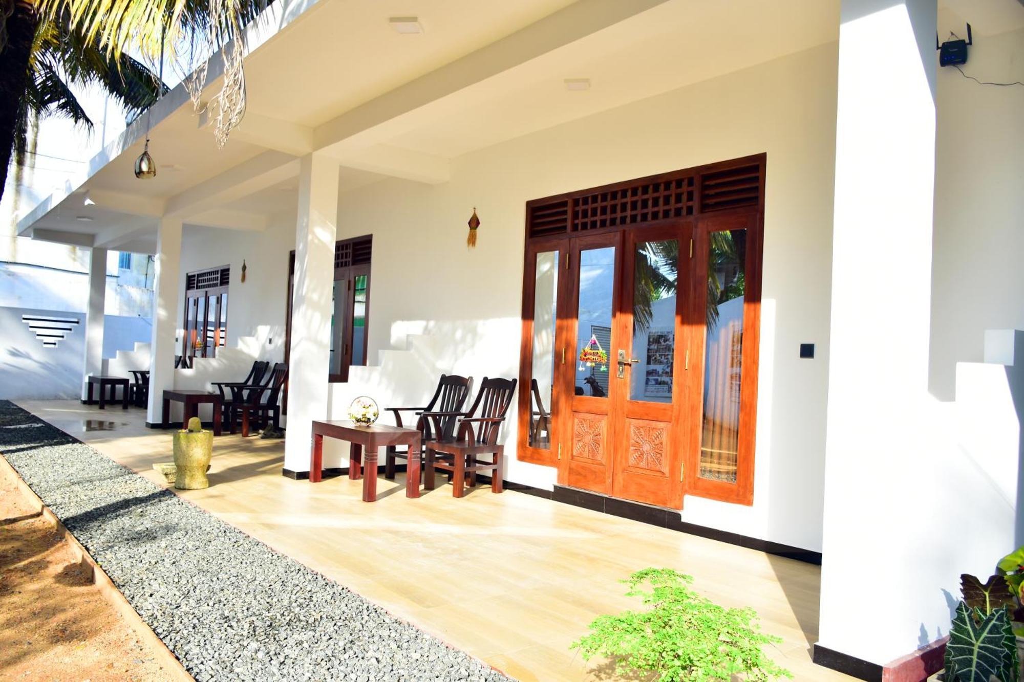 Aliya Aliya Hikkaduwa Hotel Buitenkant foto