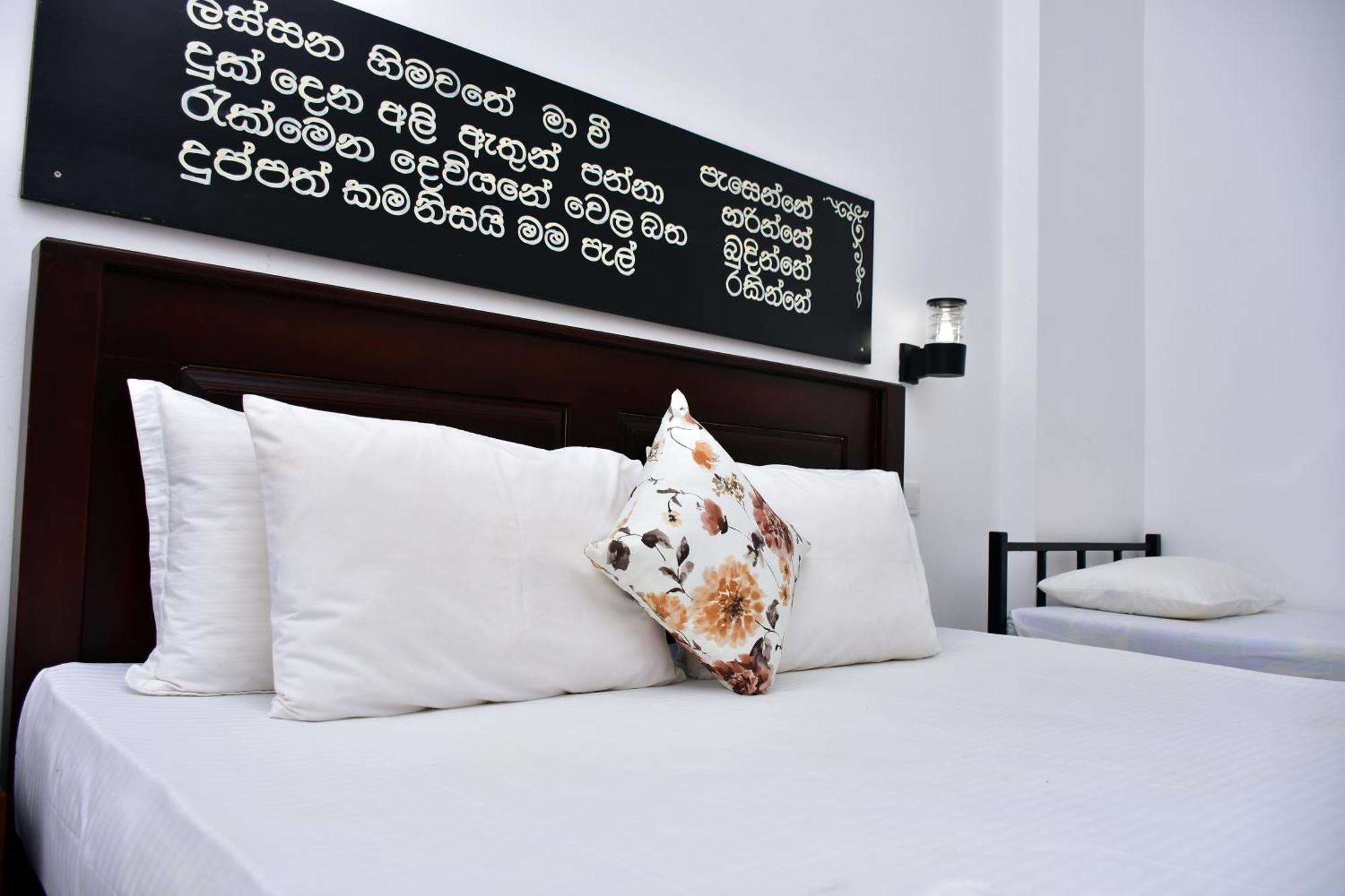 Aliya Aliya Hikkaduwa Hotel Buitenkant foto