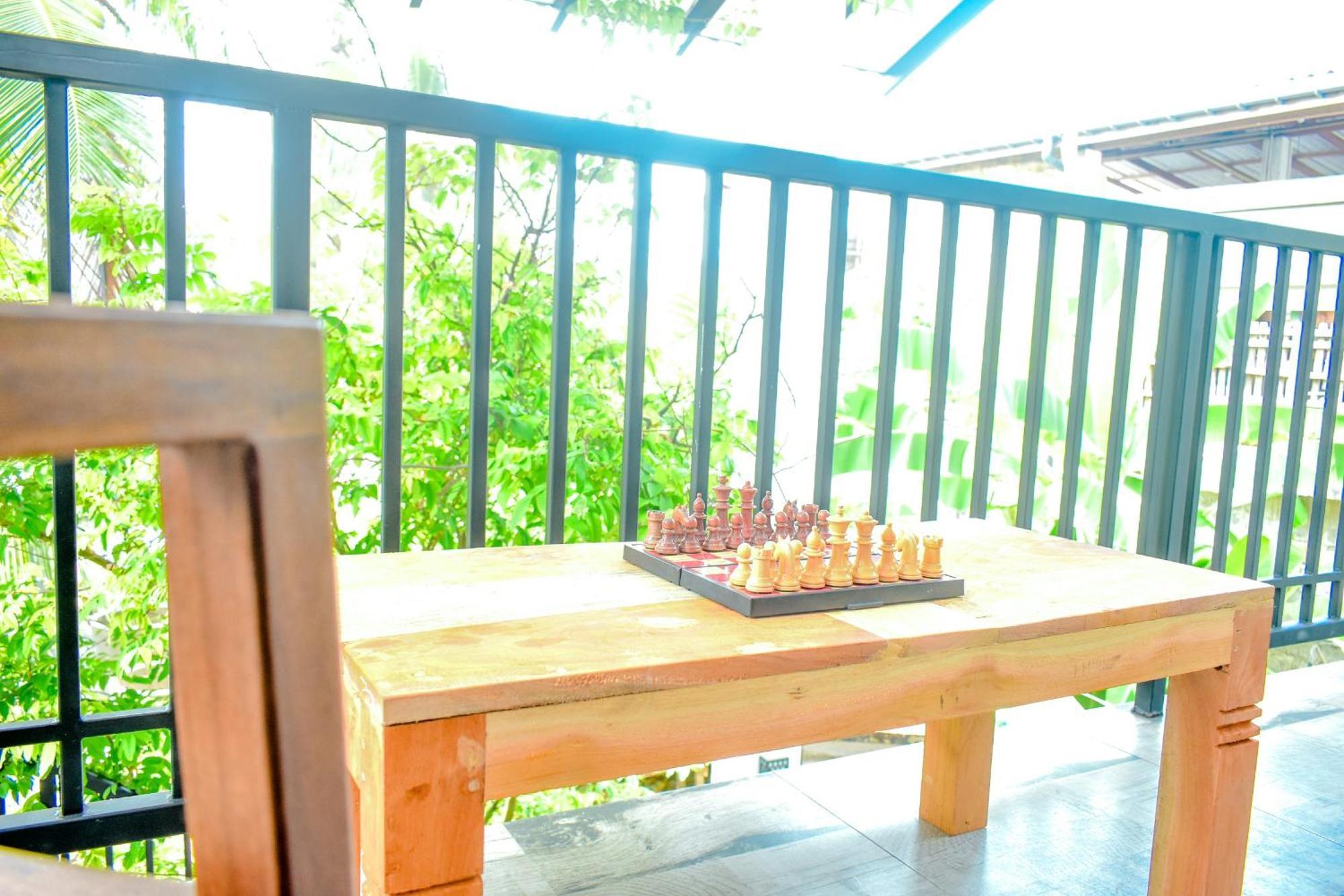 Aliya Aliya Hikkaduwa Hotel Buitenkant foto