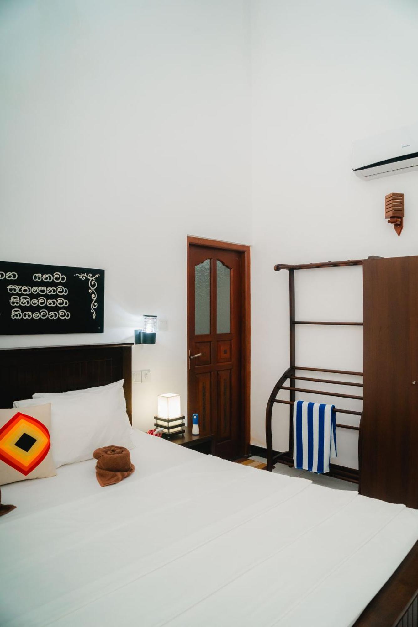 Aliya Aliya Hikkaduwa Hotel Buitenkant foto