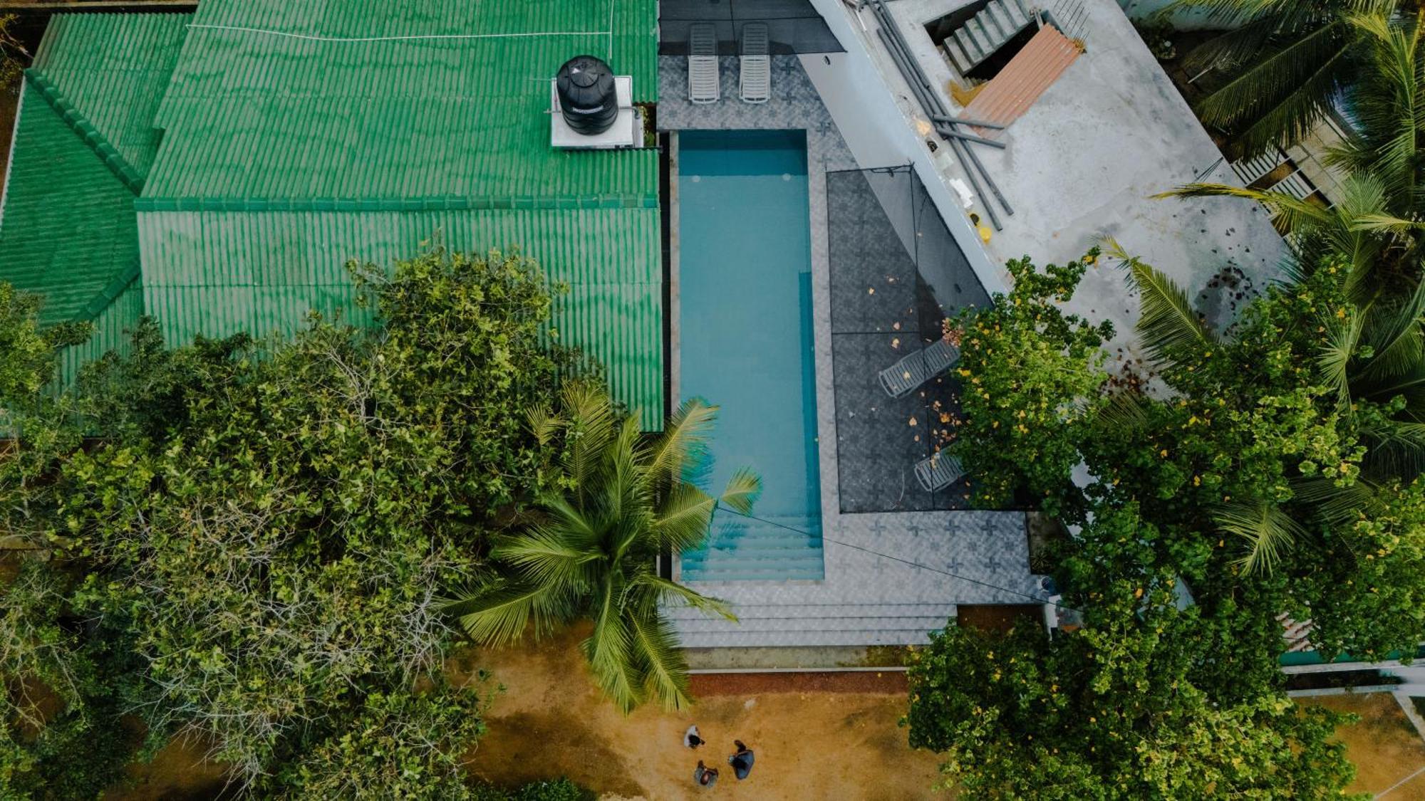 Aliya Aliya Hikkaduwa Hotel Buitenkant foto