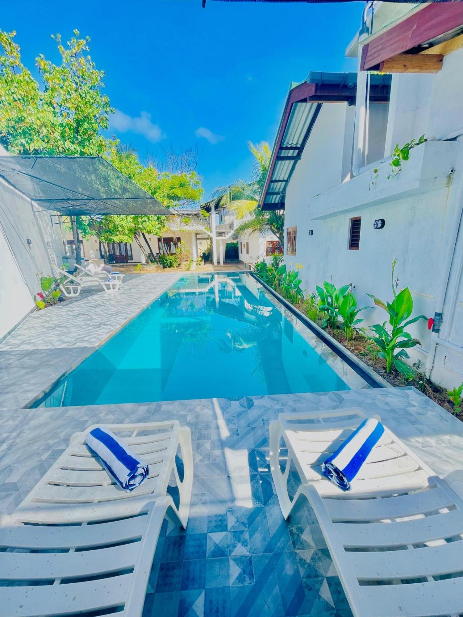 Aliya Aliya Hikkaduwa Hotel Buitenkant foto
